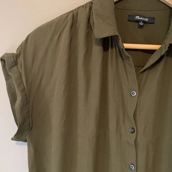 Madewell green short sleeve button down.  Size medium - Picture 3 of 6